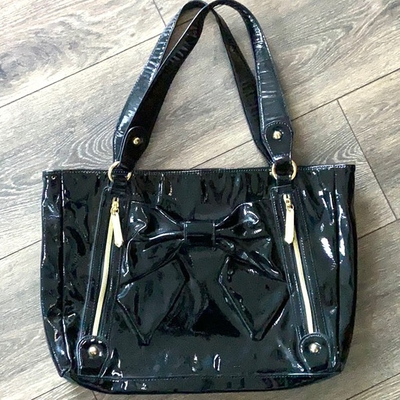 Betsey Johnson Handbags - Betsey Johnson Patent Bow Tote